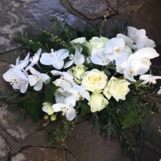 Grafstuk witte orchidee