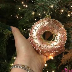Kerstbal donut roze